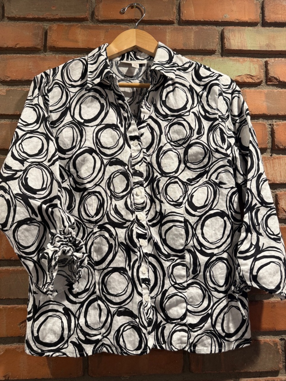 JM Collection Black & White Swirl Linen Button-Up